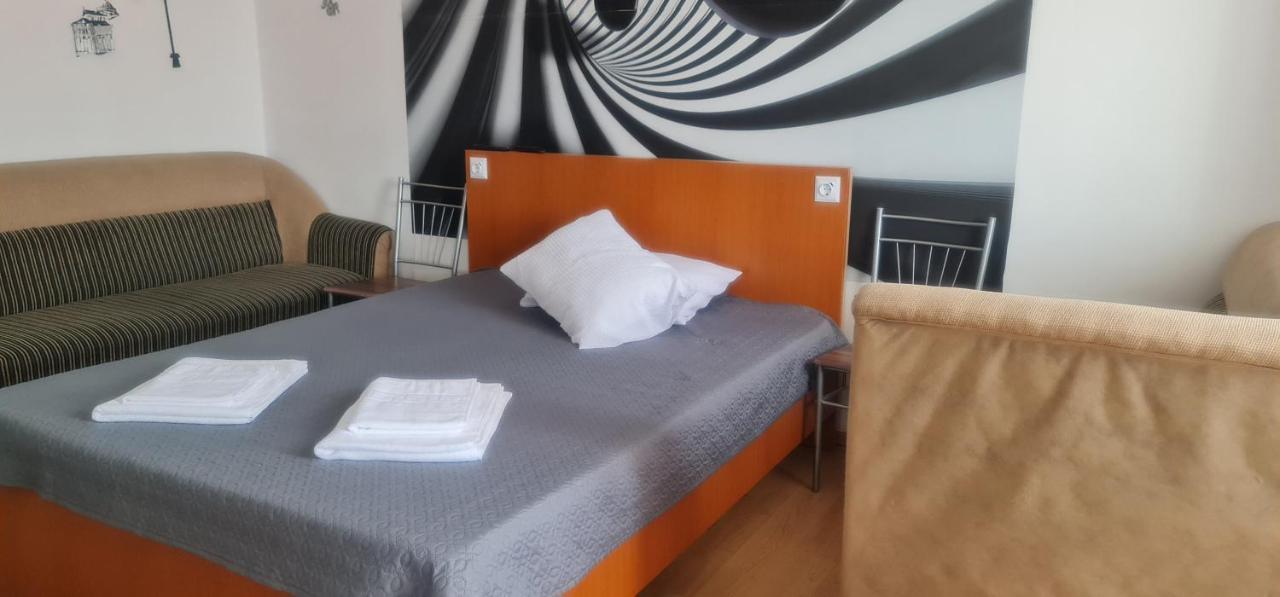 Garsoniera Horezu Apartment Ngoại thất bức ảnh